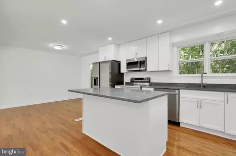 Kitchen - 10118 Bignonia Dr, Laurel, MD 20708 photo 3 of 5