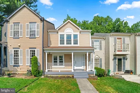 8912 Hillside Ct, Hyattsville, MD 20785