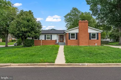 9806 Lemocks Dr, Marlboro, MD 20772