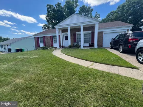 8613 Portsmouth Dr, Laurel, MD 20708 photo 3