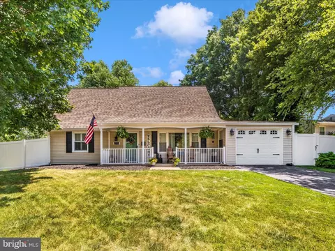 12511 Kembridge Dr, Bowie, MD 20715