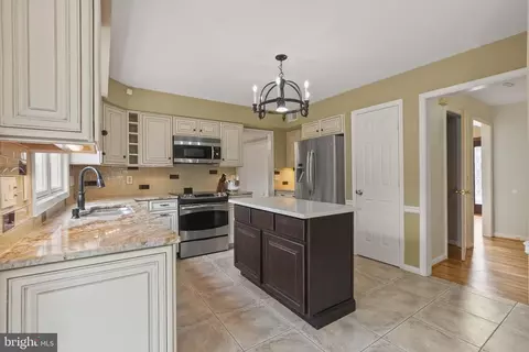 Kitchen - 11503 Clocktower Ln, Laurel, MD 20708 photo 2 of 6