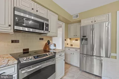 Kitchen - 11503 Clocktower Ln, Laurel, MD 20708 photo 5 of 6