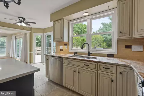 Kitchen - 11503 Clocktower Ln, Laurel, MD 20708 photo 6 of 6