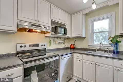 7008 E Clinton St, Clinton, MD 20735 photo 10