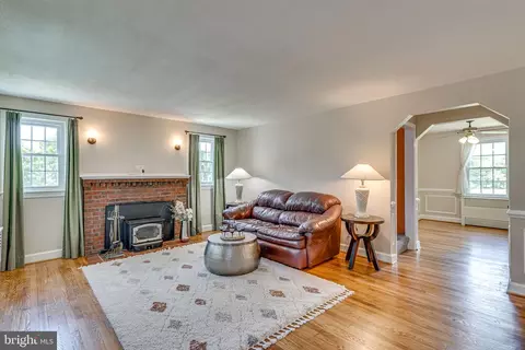 7008 E Clinton St, Clinton, MD 20735 photo 3