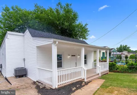 710 Larchmont Ave, Capitol Heights, MD 20743
