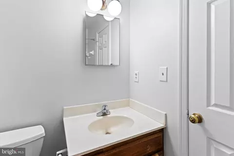 Bath - 7127 Kurth Ln, Lanham, MD 20706 photo 4 of 6