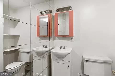 Bath - 7127 Kurth Ln, Lanham, MD 20706 photo 6 of 6