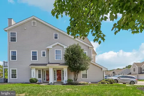 13902 King Gregory Way #425, Marlboro, MD 20772