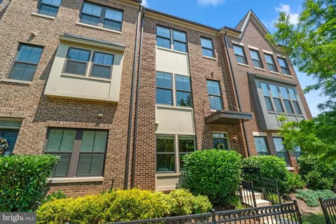 4708 Underwood St, Riverdale, MD 20737