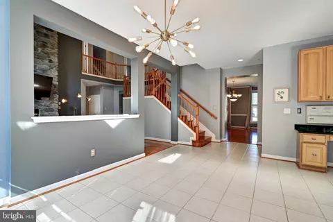Entry Way - 10227 Everley Ter, Lanham, MD 20706 photo 5 of 8