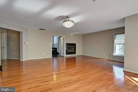 Living - 10227 Everley Ter, Lanham, MD 20706 photo 11 of 15