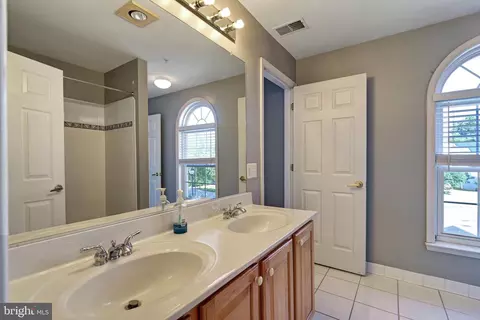 Bath - 10227 Everley Ter, Lanham, MD 20706 photo 3 of 4