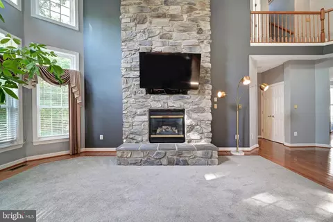 Living - 10227 Everley Ter, Lanham, MD 20706 photo 9 of 15