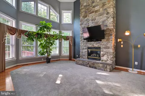 Living - 10227 Everley Ter, Lanham, MD 20706 photo 6 of 15