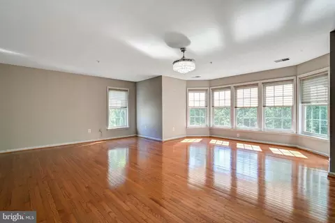 Living - 10227 Everley Ter, Lanham, MD 20706 photo 10 of 15