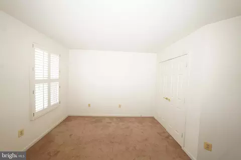 Bedroom - 10305 Foxlake Dr, Bowie, MD 20721 photo 10 of 18