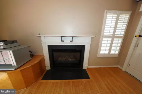 Living - 10305 Foxlake Dr, Bowie, MD 20721 photo 7 of 8