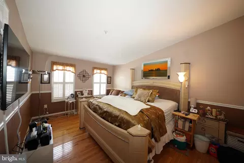 Bedroom - 10305 Foxlake Dr, Bowie, MD 20721 photo 2 of 18