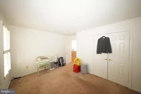 Bedroom - 10305 Foxlake Dr, Bowie, MD 20721 photo 13 of 18