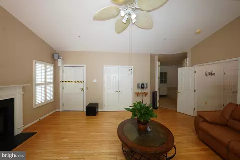 Entry Way - 10305 Foxlake Dr, Bowie, MD 20721 photo 4 of 17