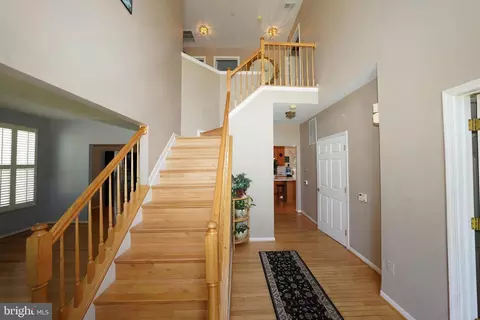 Entry Way - 10305 Foxlake Dr, Bowie, MD 20721 photo 2 of 17
