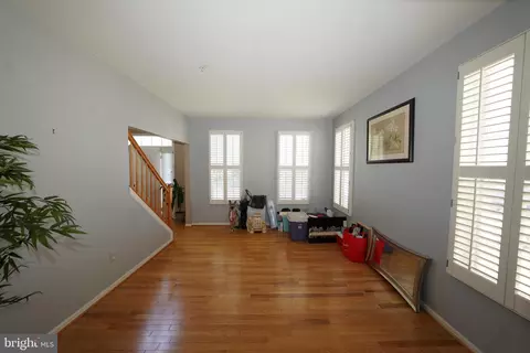 Living - 10305 Foxlake Dr, Bowie, MD 20721 photo 2 of 8