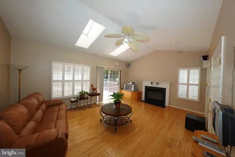 Living - 10305 Foxlake Dr, Bowie, MD 20721 photo 5 of 8