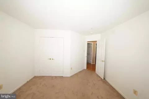 Bedroom - 10305 Foxlake Dr, Bowie, MD 20721 photo 9 of 18