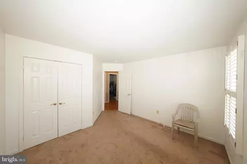 Bedroom - 10305 Foxlake Dr, Bowie, MD 20721 photo 8 of 18
