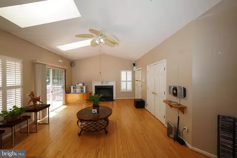 Living - 10305 Foxlake Dr, Bowie, MD 20721 photo 4 of 8