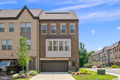 162 Capital Ct, Marlboro, MD 20774