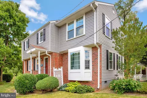 5215 Mineola Rd, College Park, MD 20740