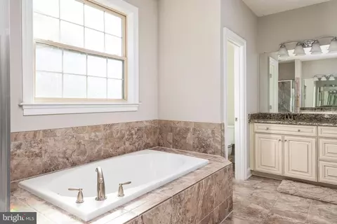 2404 Saint Nicholas Way, Lanham, MD 20706 photo 32
