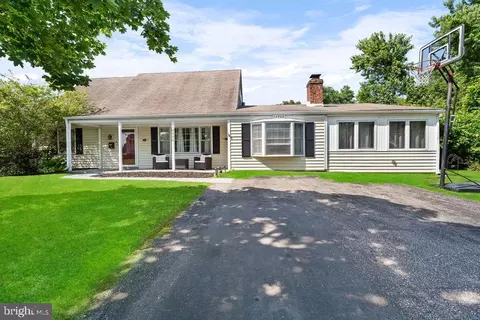 12406 Whitehall Dr, Bowie, MD 20715
