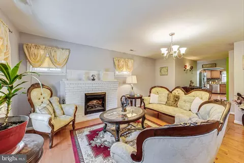 9714 Franklin Ave, Lanham, MD 20706 photo 4