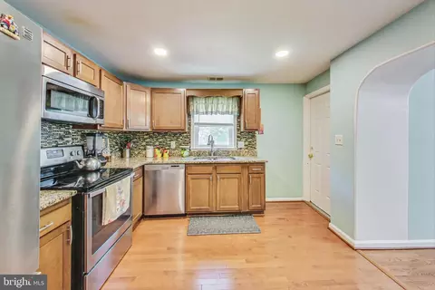 9714 Franklin Ave, Lanham, MD 20706 photo 12