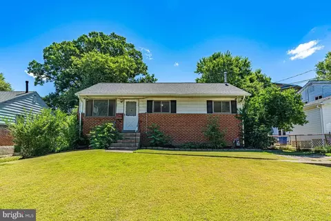 4709 Glenoak Rd, Hyattsville, MD 20784