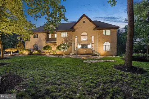 12 Battersea Ln, Fort Washington, MD 20744