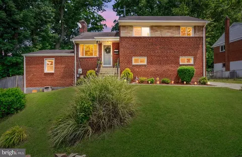6527 Rolling Ridge Dr, Capitol Heights, MD 20743