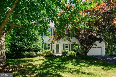 11800 Forest Knoll Ct, Bowie, MD 20720