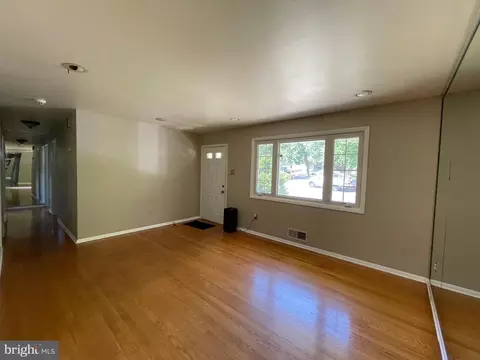 Living - 9213 Rolling View Dr, Lanham, MD 20706 photo 2 of 3