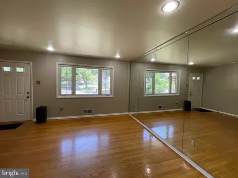 Living - 9213 Rolling View Dr, Lanham, MD 20706 photo 1 of 3