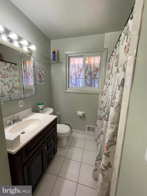 Bath - 9213 Rolling View Dr, Lanham, MD 20706 photo 1 of 2