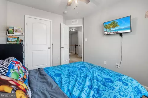 Bedroom - 9517 Smithview Pl, Lanham, MD 20706 photo 7 of 9