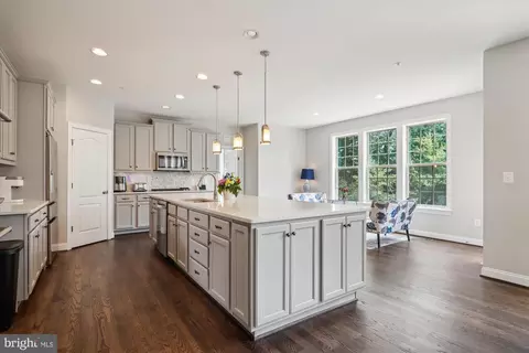 7910 Hubble Dr, Lanham, MD 20706 photo 9