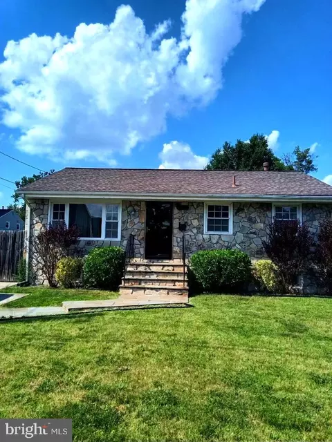 7122 E Cedar St, Hyattsville, MD 20785