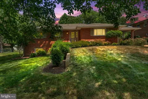 5606 Chesterfield Dr, Temple Hills, MD 20748