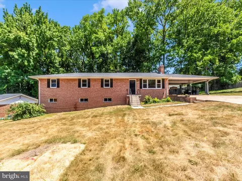5008 Rayburn Ct, Temple Hills, MD 20748